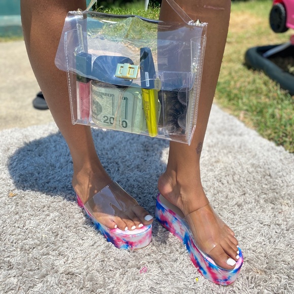 Platform sandal - Picture 2 of 2